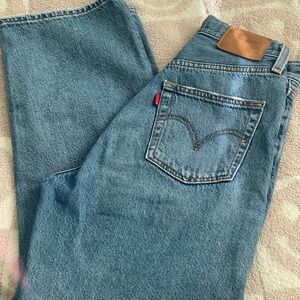 Levi’s Ribcage Straight Ankle Jeans